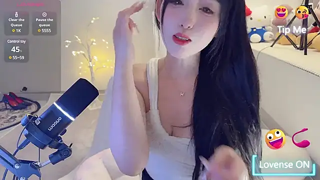 Snapshot of Unique-yiyi chatting on 02.10.25 Unique-yiyi online show from 02.10.25
