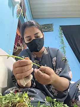 Black Glow online show from 01.23.25