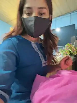 Black Glow online show from 02.08.25