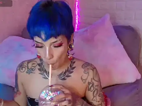 Snapshot of _mamush chatting on 12.14.24 mamush online show from 12.14.24