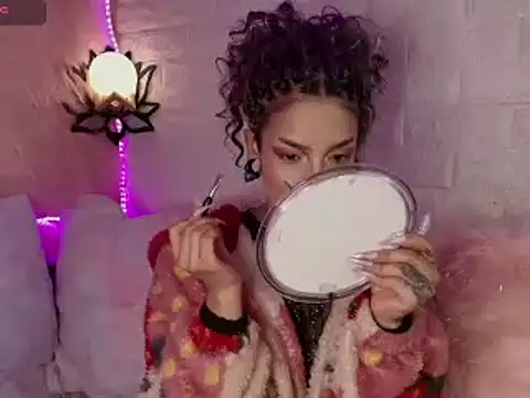 Snapshot of _mamush chatting on 01.25.25 mamush online show from 01.25.25