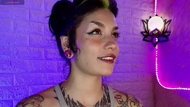 Snapshot of _mamush chatting on 09.10.25 mamush online show from 09.10.25