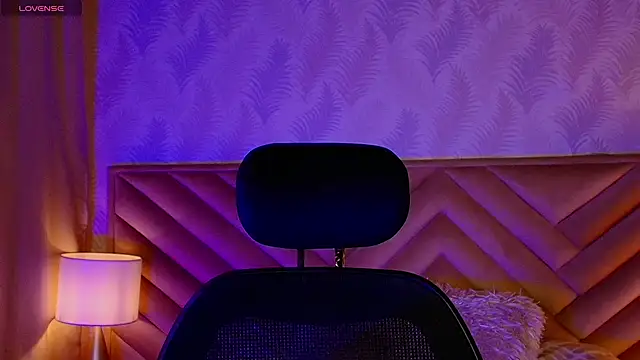 Snapshot of _mamush chatting on 09.25.25 mamush online show from 09.25.25