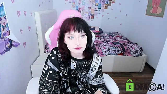 Snapshot of ElizaNik_ chatting on 01.22.25 ElizaNik online show from 01.22.25