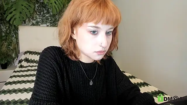Snapshot of ElizaNik_ chatting on 09.20.25 ElizaNik online show from 09.20.25