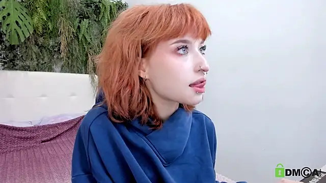 Snapshot of ElizaNik_ chatting on 10.02.25 ElizaNik online show from 10.02.25