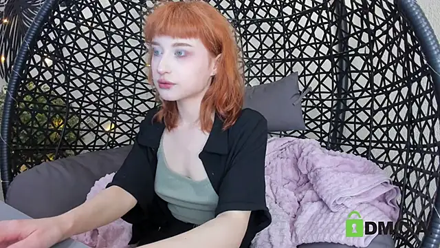 ElizaNik  online show from 12.04.25