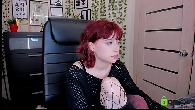 Snapshot of ElizaNik_ chatting on 06.14.26 ElizaNik online show from 06.14.26