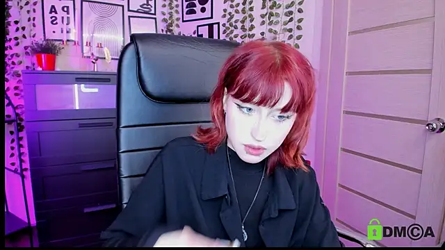 Snapshot of ElizaNik_ chatting on 07.17.26 ElizaNik online show from 07.17.26
