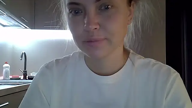 Snapshot of Lucky_Anna chatting on 10.01.25 Lucky Anna online show from 10.01.25