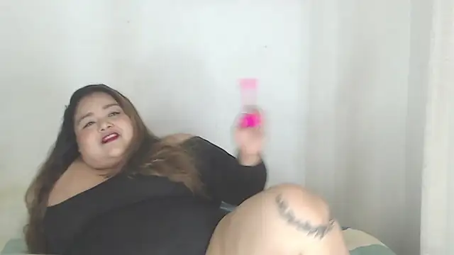 Snapshot of lovemyfatpussy chatting on 11.29.25 lovemyfatpussy online show from 11.29.25