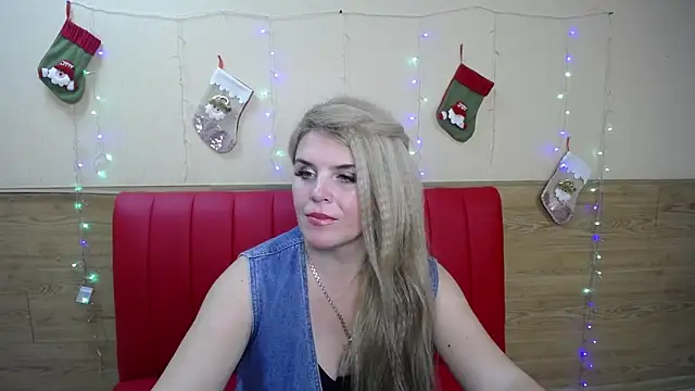 Snapshot of Julya_Barbi chatting on 01.13.25 Julya Barbi online show from 01.13.25