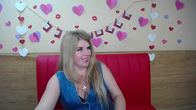 Snapshot of Julya_Barbi chatting on 02.04.25 Julya Barbi online show from 02.04.25