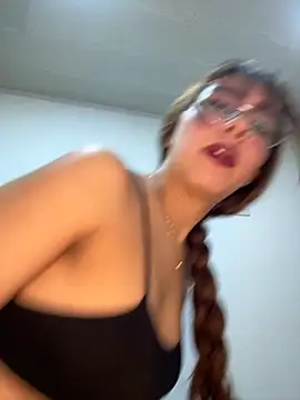 Snapshot of CANDYXXX- chatting on 10.22.25 CANDYXXX- online show from 10.22.25