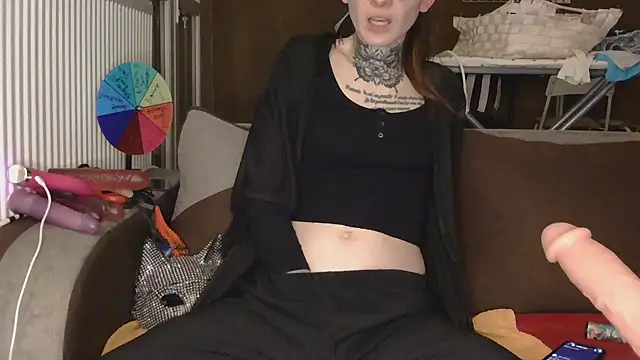 Snapshot of liloucamchaudee chatting on 02.17.26 liloucamchaudee online show from 02.17.26