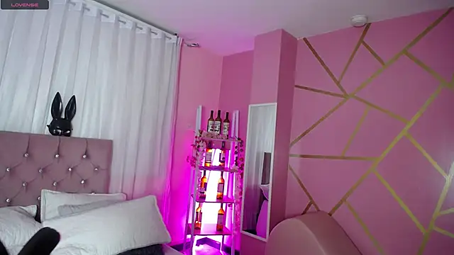 Snapshot of frreeya chatting on 01.30.25 frreeya online show from 01.30.25