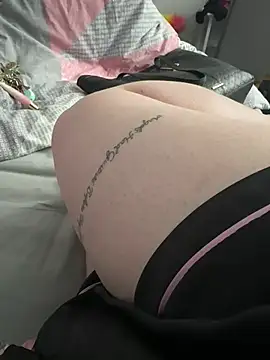 Snapshot of AmberTaylorXxx chatting on 02.05.25 AmberTaylorXxx online show from 02.05.25