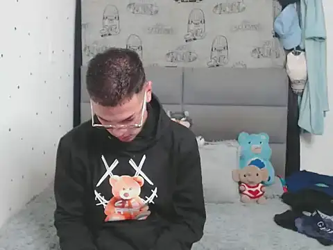 MarceloMilk online show from 10.17.25