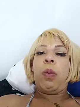 Snapshot of blondebitchlitle chatting on 01.30.25 blondebitchlitle online show from 01.30.25
