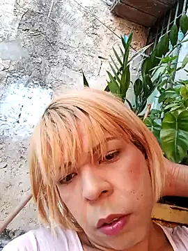 Snapshot of blondebitchlitle chatting on 02.02.25 blondebitchlitle online show from 02.02.25