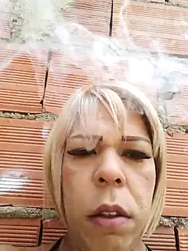 Snapshot of blondebitchlitle chatting on 02.21.25 blondebitchlitle online show from 02.21.25