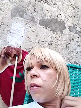 Snapshot of blondebitchlitle chatting on 03.02.25 blondebitchlitle online show from 03.02.25