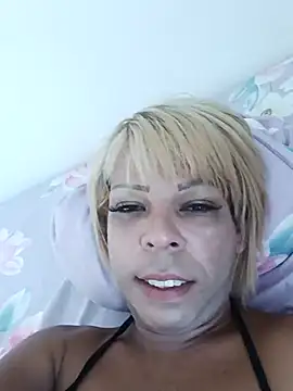 Snapshot of blondebitchlitle chatting on 03.17.25 blondebitchlitle online show from 03.17.25