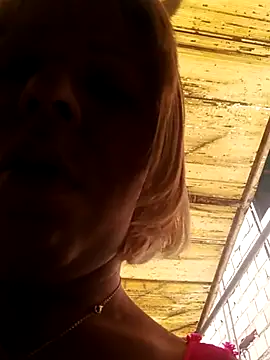Snapshot of blondebitchlitle chatting on 10.11.25 blondebitchlitle online show from 10.11.25