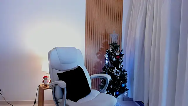 Snapshot of _Sam_sexy_ chatting on 12.15.24 Sam sexy online show from 12.15.24