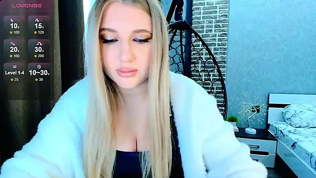 Evacadooo online show from 09.30.25