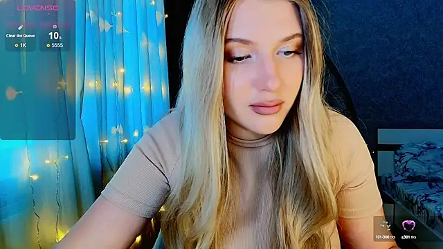 Evacadooo online show from 10.10.25