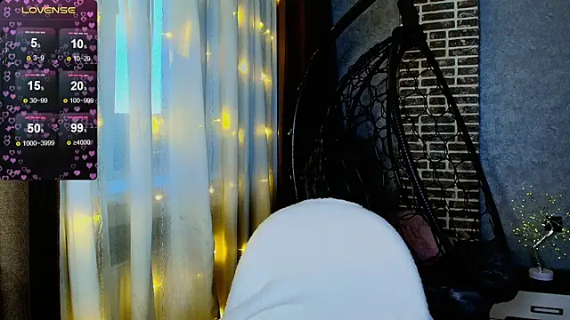 Evacadooo online show from 11.16.25