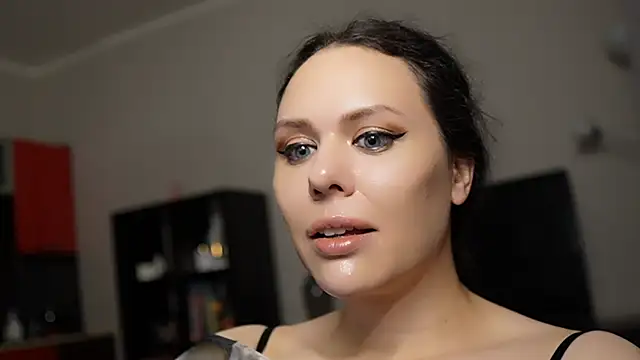 MollyCheiz online show from 12.12.24