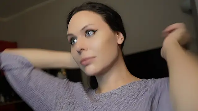 MollyCheiz online show from 12.13.24