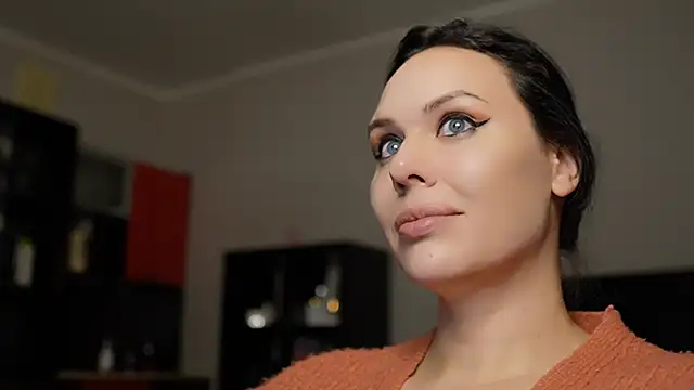 MollyCheiz online show from 12.16.24