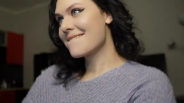 MollyCheiz online show from 12.19.24