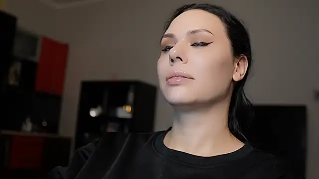 MollyCheiz online show from 12.23.24