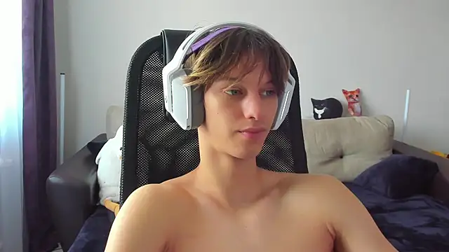 Snapshot of Ostin_meow chatting on 09.16.25 Ostin meow online show from 09.16.25