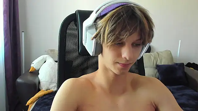 Snapshot of Ostin_meow chatting on 09.17.25 Ostin meow online show from 09.17.25
