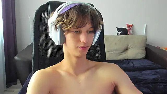 Snapshot of Ostin_meow chatting on 09.28.25 Ostin meow online show from 09.28.25