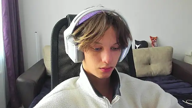 Snapshot of Ostin_meow chatting on 10.07.25 Ostin meow online show from 10.07.25