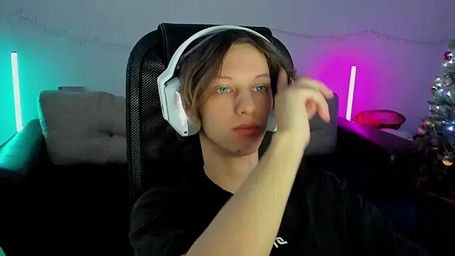 Ostin meow online show from 12.20.25