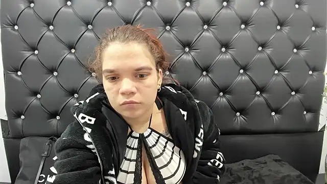 MelanyCarter18 online show from 10.15.25