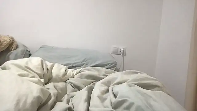 Snapshot of ScarlettMadii chatting on 12.25.24 ScarlettMadii online show from 12.25.24