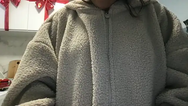 Snapshot of ScarlettMadii chatting on 12.31.24 ScarlettMadii online show from 12.31.24