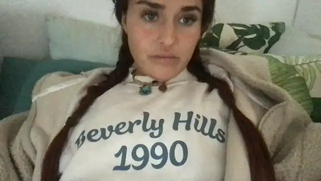 Snapshot of ScarlettMadii chatting on 01.05.25 ScarlettMadii online show from 01.05.25