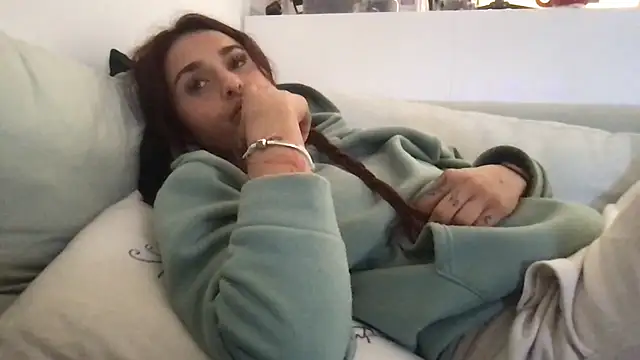 Snapshot of ScarlettMadii chatting on 01.09.25 ScarlettMadii online show from 01.09.25