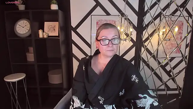 AlexandraKind online show from 02.06.25