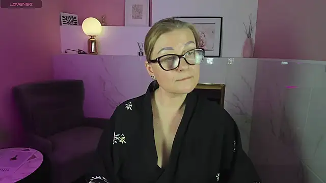 AlexandraKind online show from 02.07.25