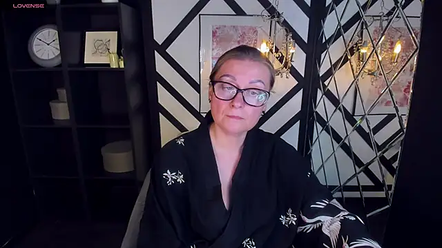 AlexandraKind online show from 02.09.25